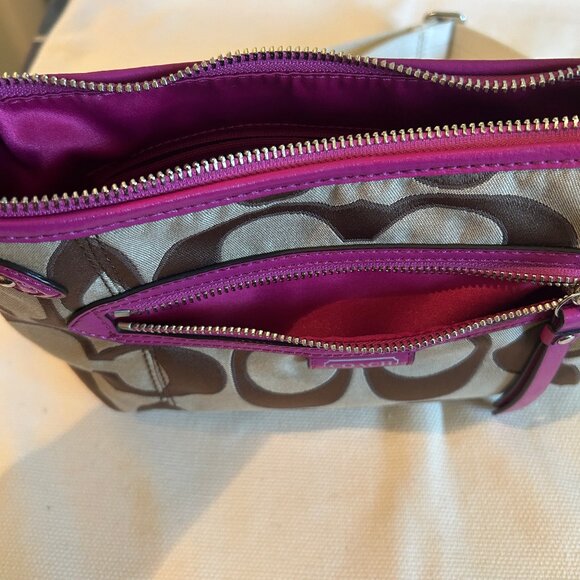 Coach Daisy Outline Signature Crossbody Bag, classic logo w/ pink leather trim - Picture 13 of 15